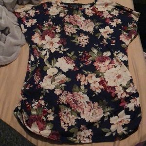 Floral navy top